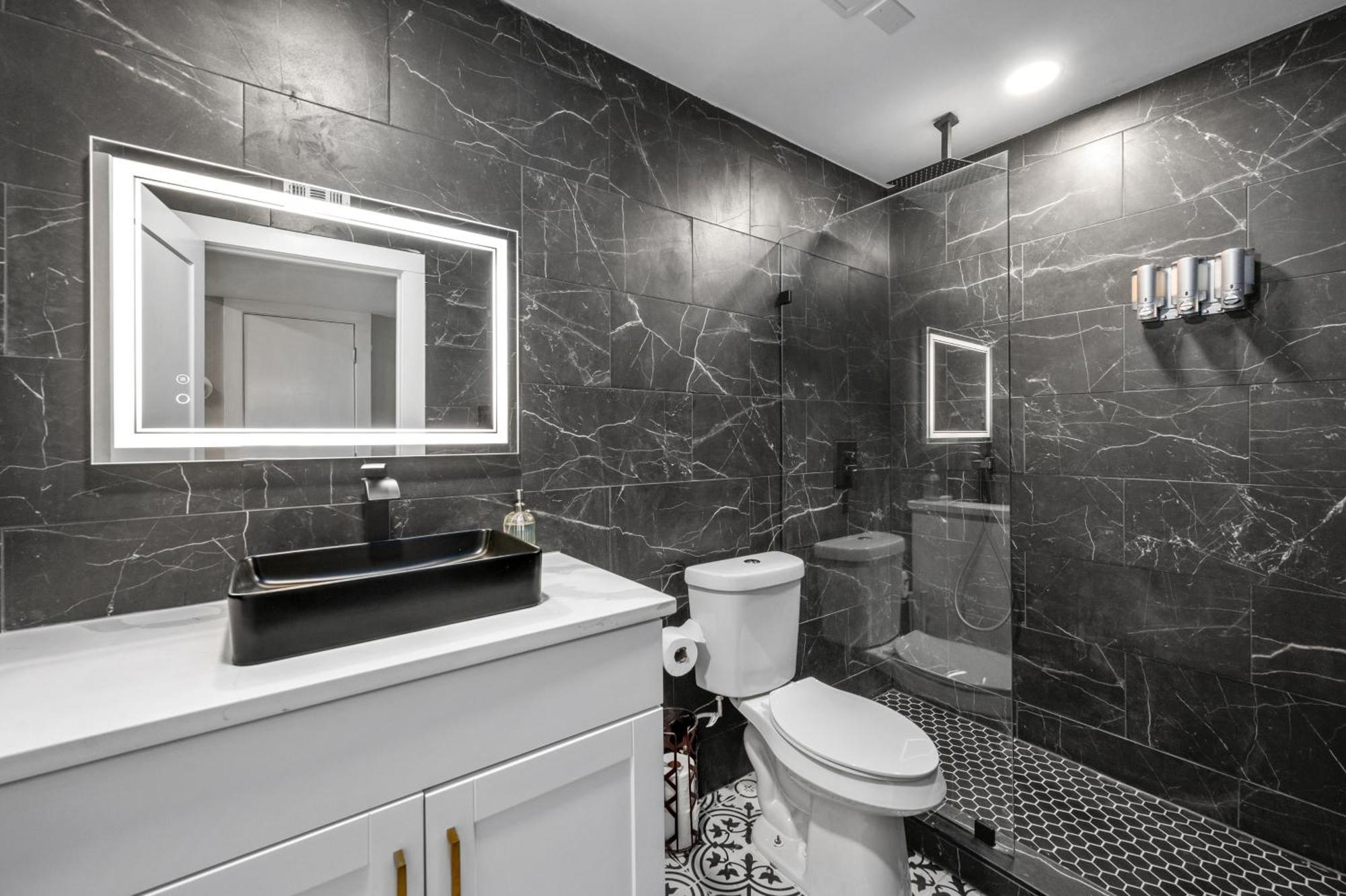 Warm Heights 2br With Pool & Free Parking Apartamento *
